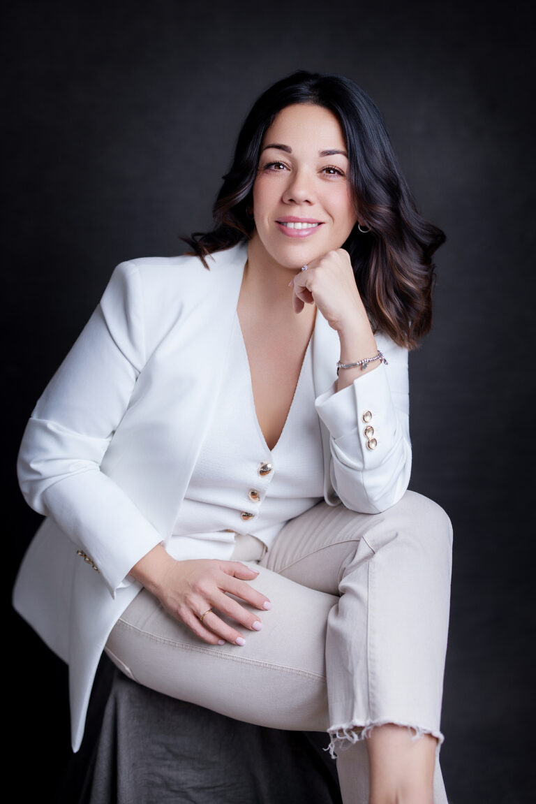 Yassmina Lasso, psicóloga integrativa, formadora y docente